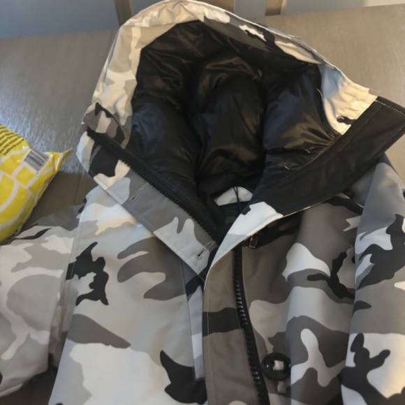 Canada goose jacket brand new - Picture 3 of 6